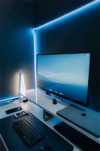 天涯神贴真实身份：孤勇者的隐身极客与烟火人间的日常对位 第1张